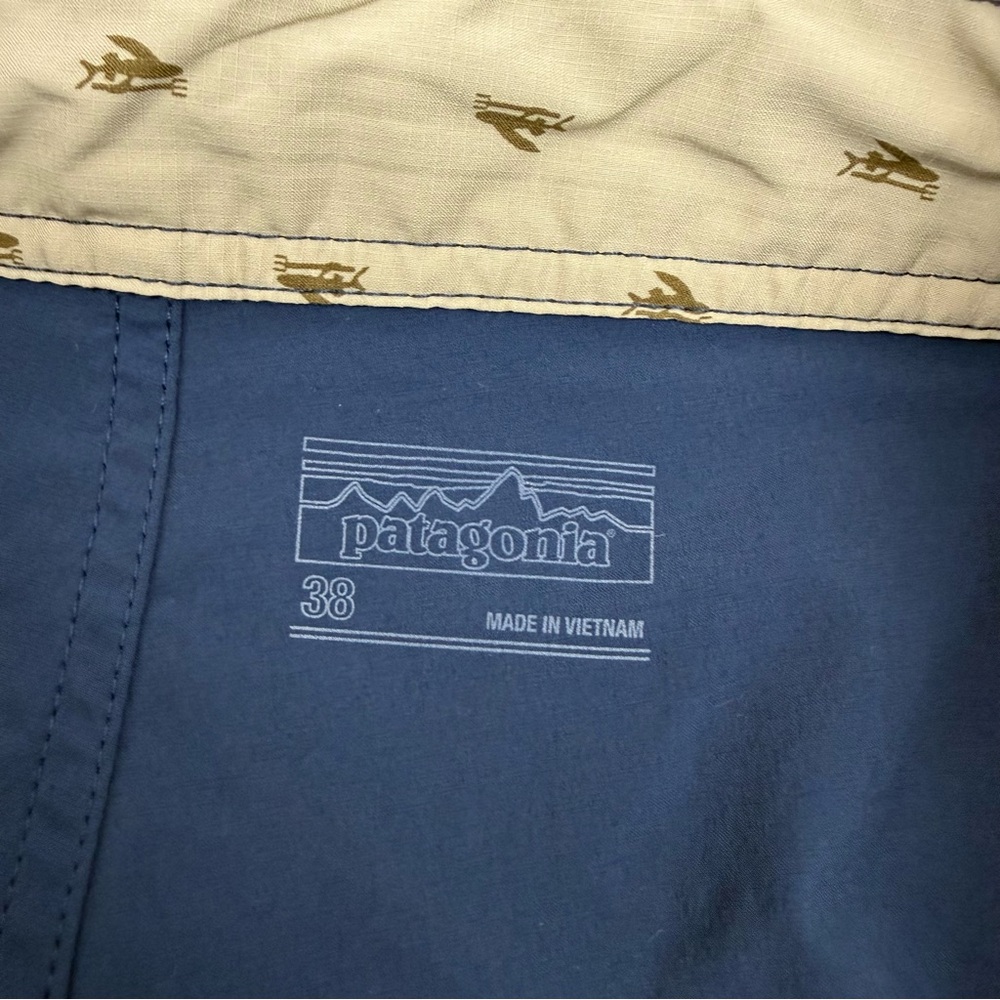 Patagonia Men’s Stretch Wavefarer® Boardshorts
21” Stone Blue - Picture 9 of 10